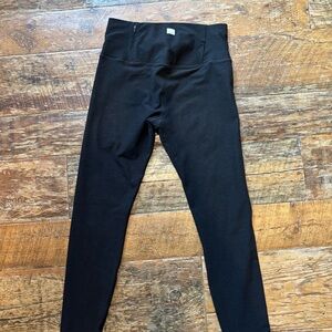 Vuori 3/4 Black Leggings